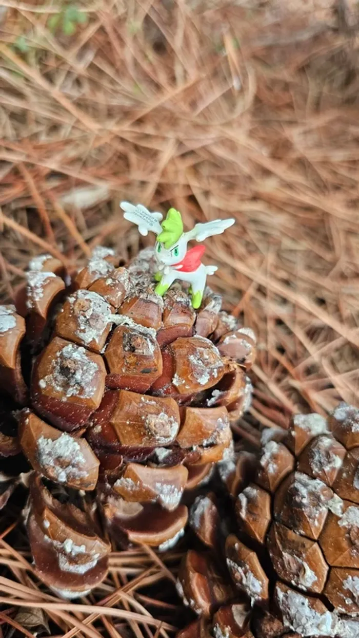 Super petite figurine Pokemon Nintendo shymin - photo numéro 2