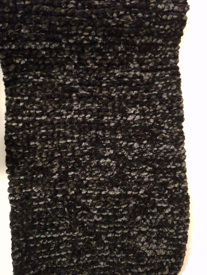 Echarpe en laine bouclette noire chinée tricotée - photo numéro 2