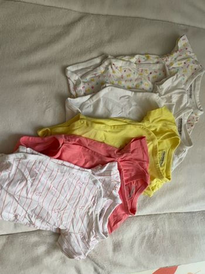 Lot bodies  manche courte