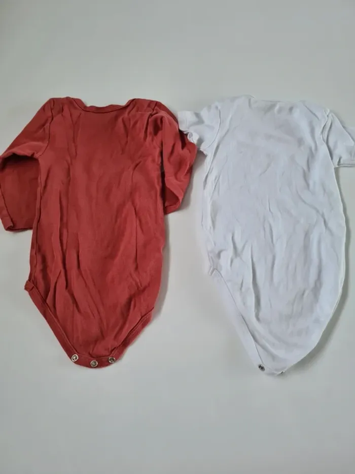 Lot de 2 bodies 18mois - photo numéro 4