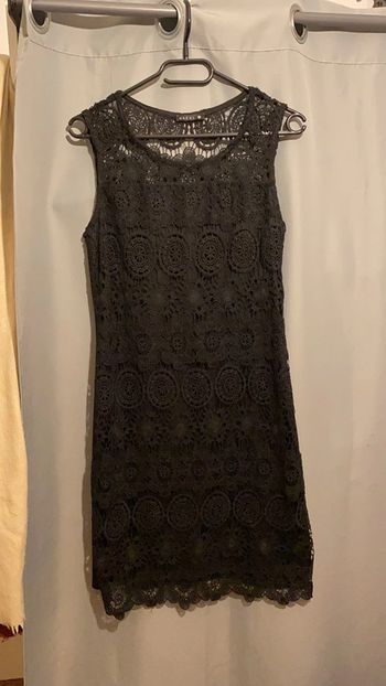 Robe noir à dentelle