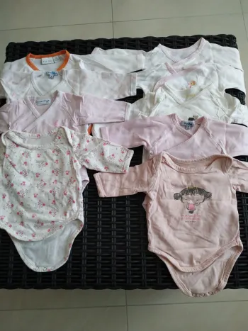 Lot de 9 bodies ML 3 mois