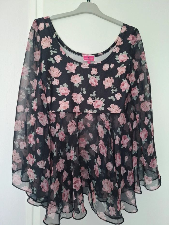 Haut fleuri roses taille 2