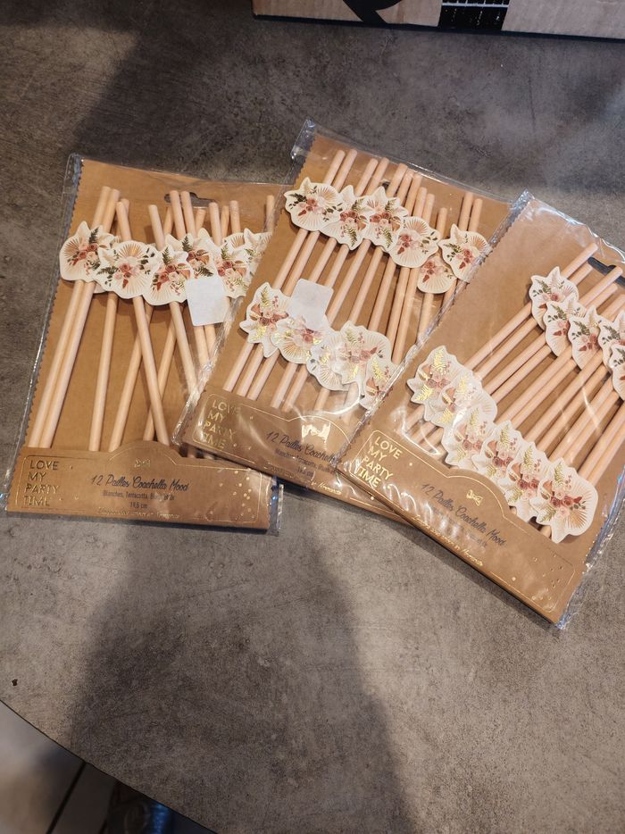 Lot de pailles carton