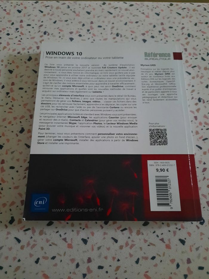 Livre: Windows 10 - Bureautique - photo numéro 2