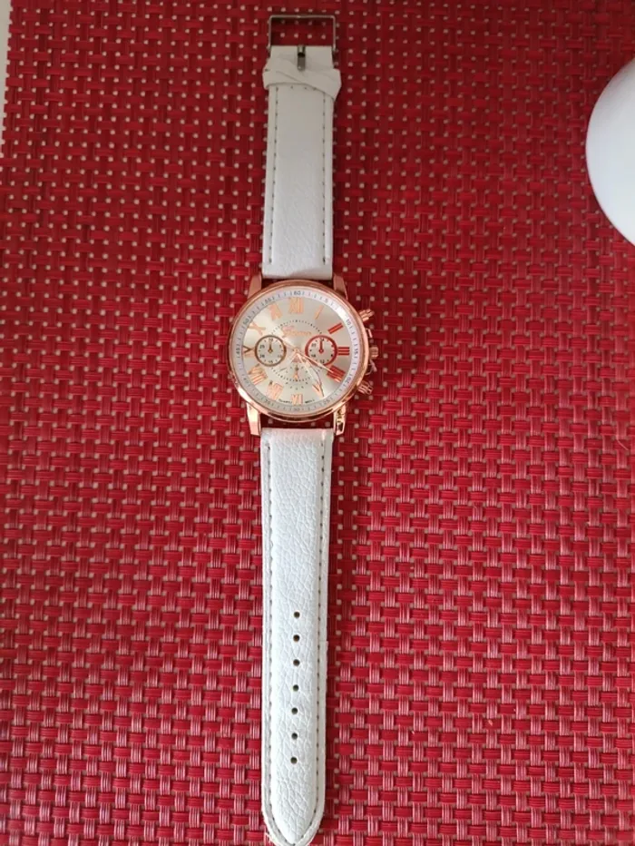 Montre femme neuve - photo numéro 2