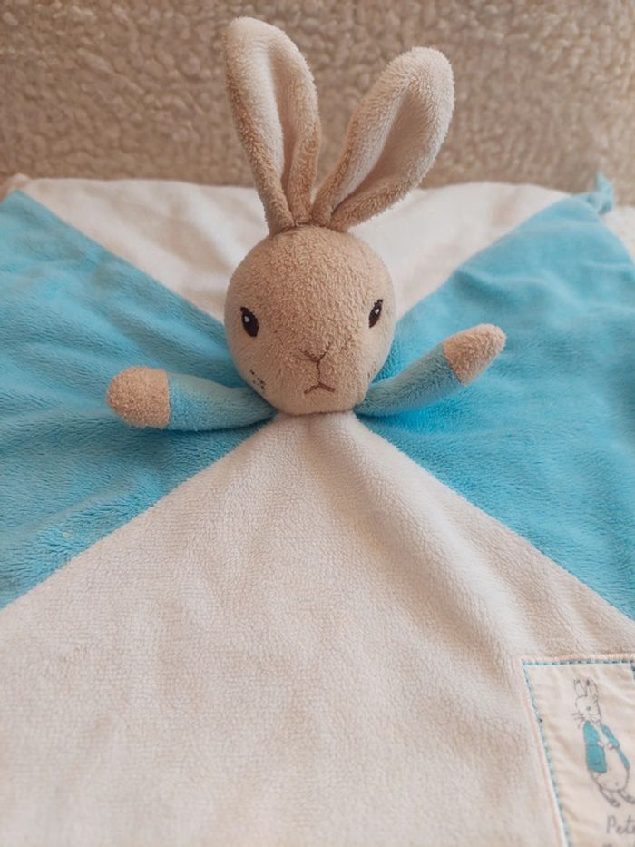 Peter Rabbit - doudou plat carré pierre lapin 🐰 - photo numéro 2