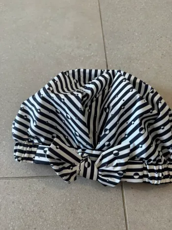 Bonnet pour la douche, taille unique, très bon état