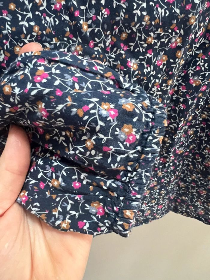Jolie blouse marine fleurie 10 ans tape à l’œil - photo numéro 5
