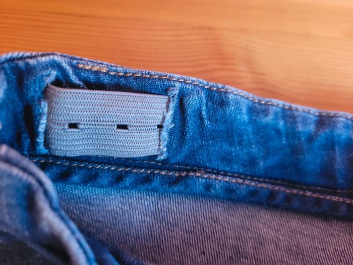Short jupe en jean et ajustable - photo numéro 4