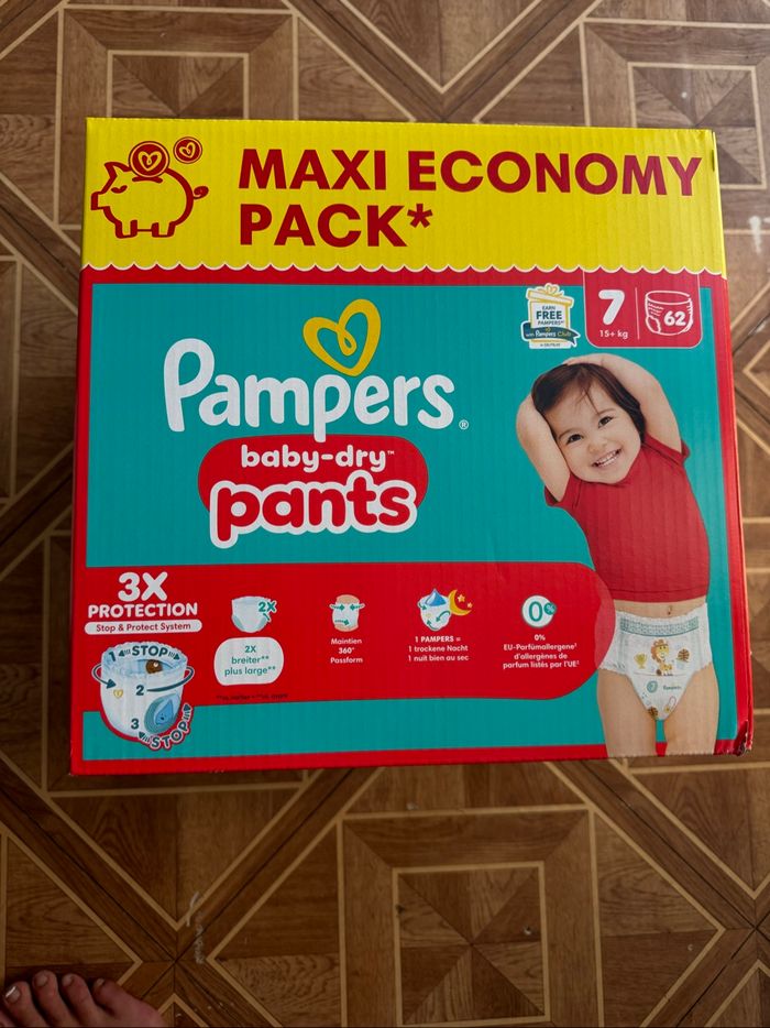 62 couches culottes Pampers baby dry pants taille 7