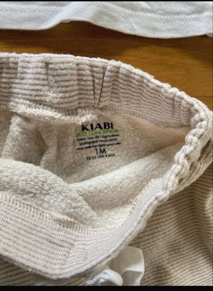 Ensemble bébé fille, taille 1 mois - photo numéro 2