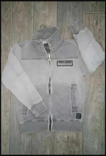gilet sweat col montant gris 8 ans / 128 cm Très bon état Garcia