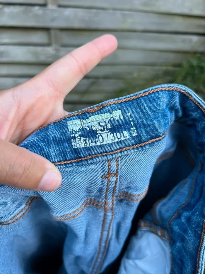 Jean troué Kiabi – Taille 38 Slim très bon état - photo numéro 2