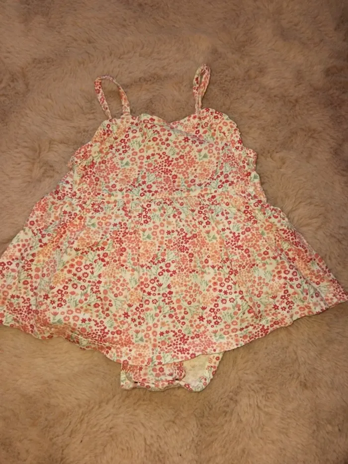 Robe 6 mois - photo numéro 2