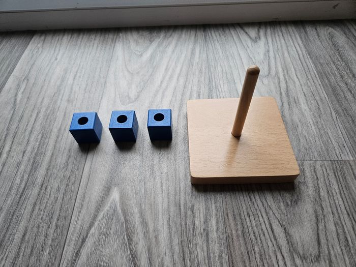Cube à empiler sur tige vertical, Matériel Montessori - photo numéro 2