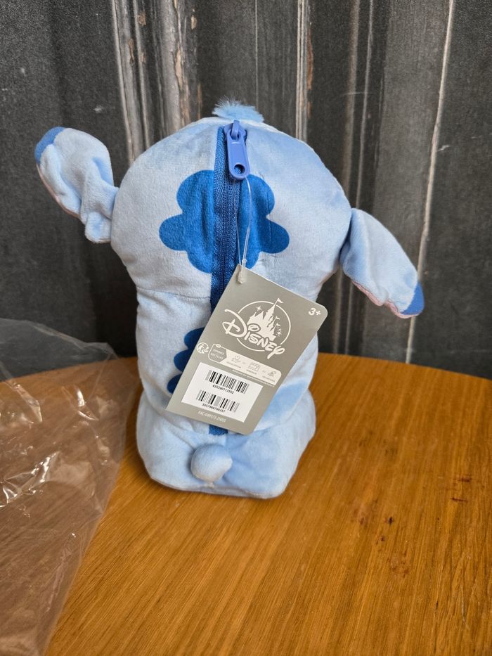 Trousse stitch disney store neuve - photo numéro 2
