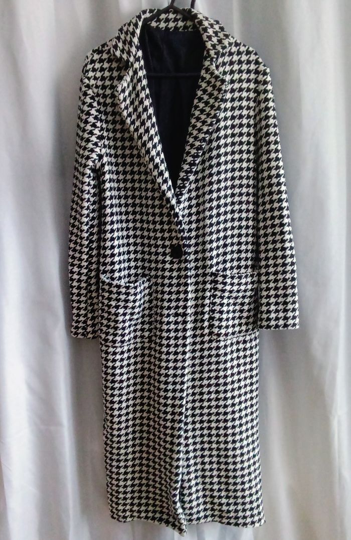 Manteau long noir et blanc