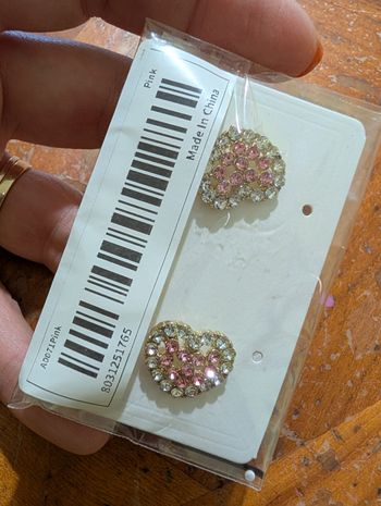 Boucles d'oreilles coeur argenté et rose neuves