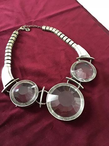 Superbe plastron vintage couture. Années 70