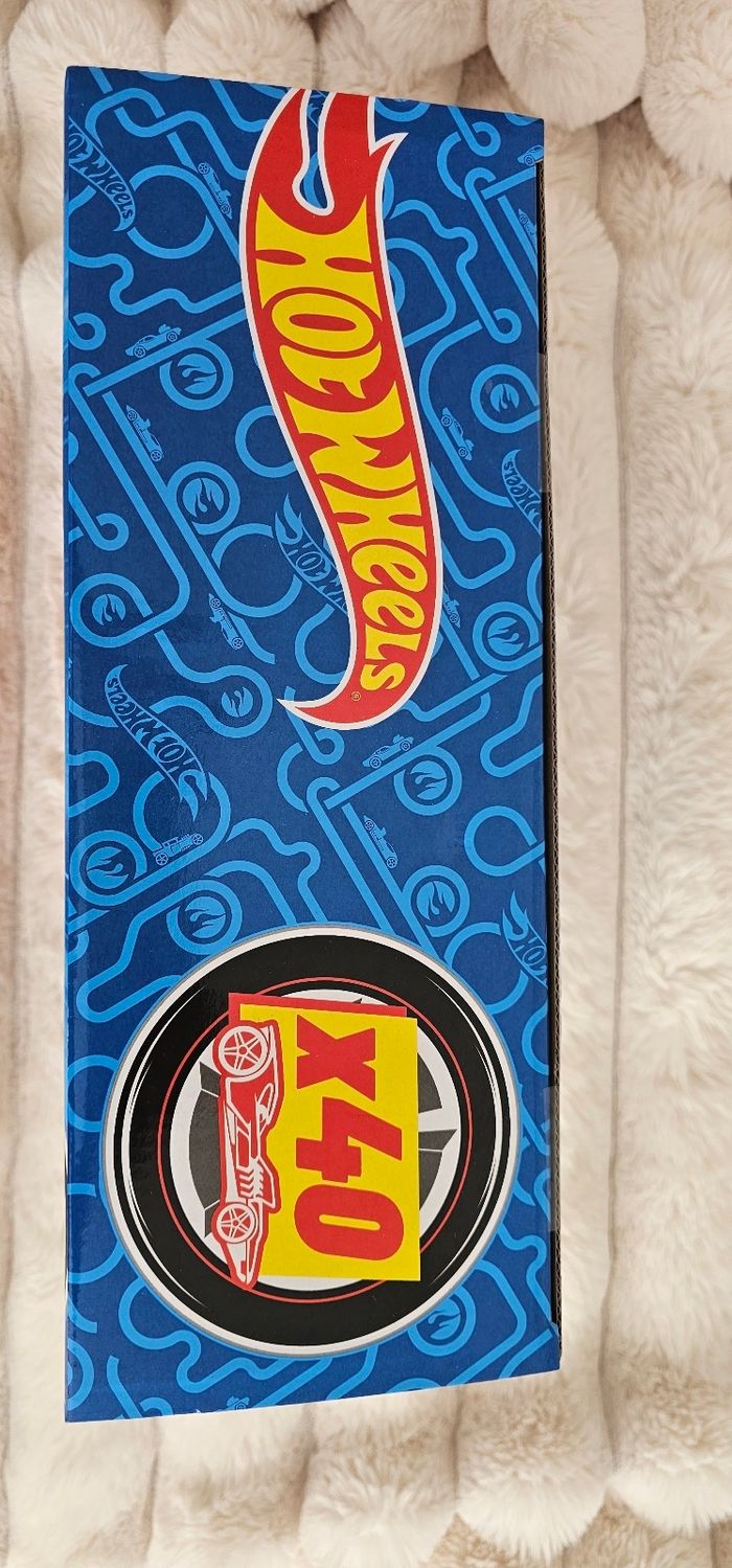 Coffret cadeau 🎁 40 voitures 🚗 Hotweels Neuf scellé - photo numéro 4