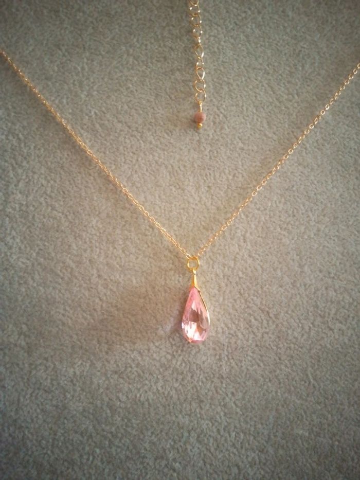 Collier grand zircon rose pâle
