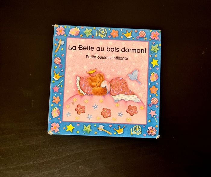 Livre - La belle au bois dormant - Petite ourse scintillante