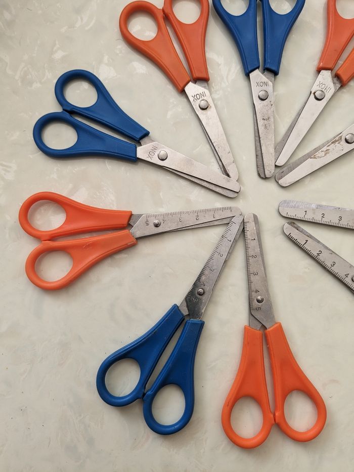 Lot de 10 paires de ciseaux enfants inox à bouts ronds. - photo numéro 4