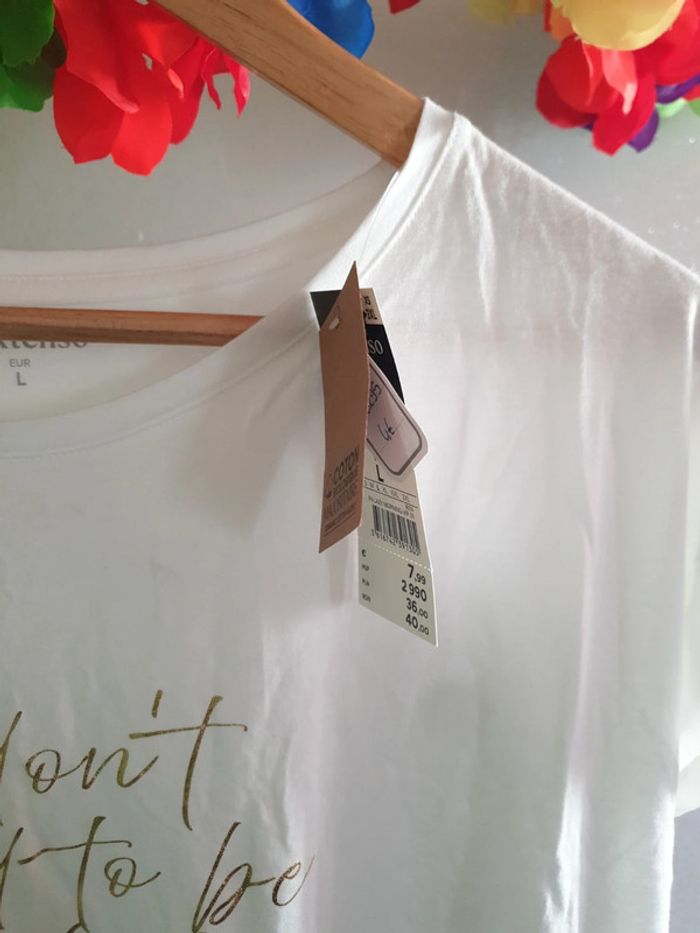 Tee-shirt neuf écriture or - photo numéro 4