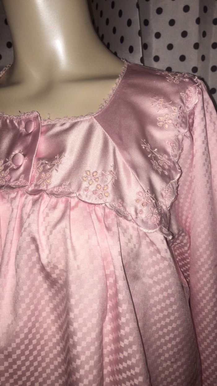 Chemise de nuit Vintage état neuf rose en satin - photo numéro 3