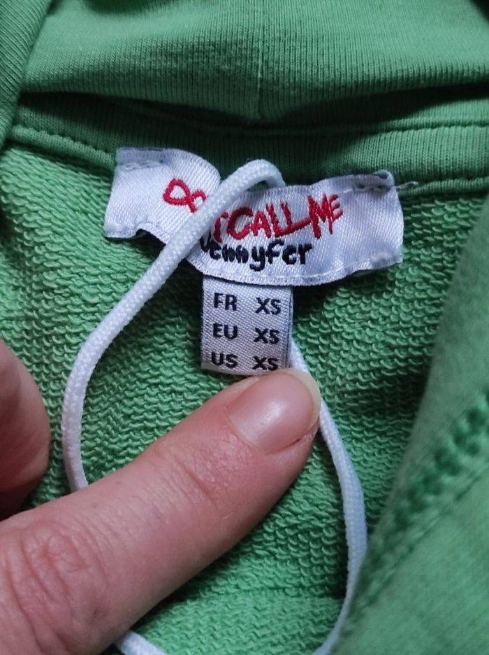 Sweat à capuche jennyfer taille xs - photo numéro 2