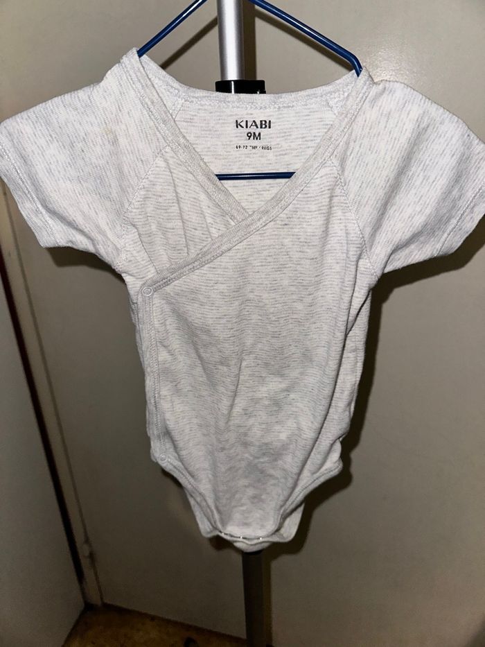 Lot body 9 mois - photo numéro 9