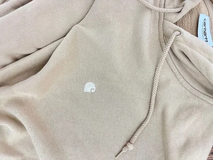 sweat Carhartt beige logo brodé au coeur taille M A1 - photo numéro 4