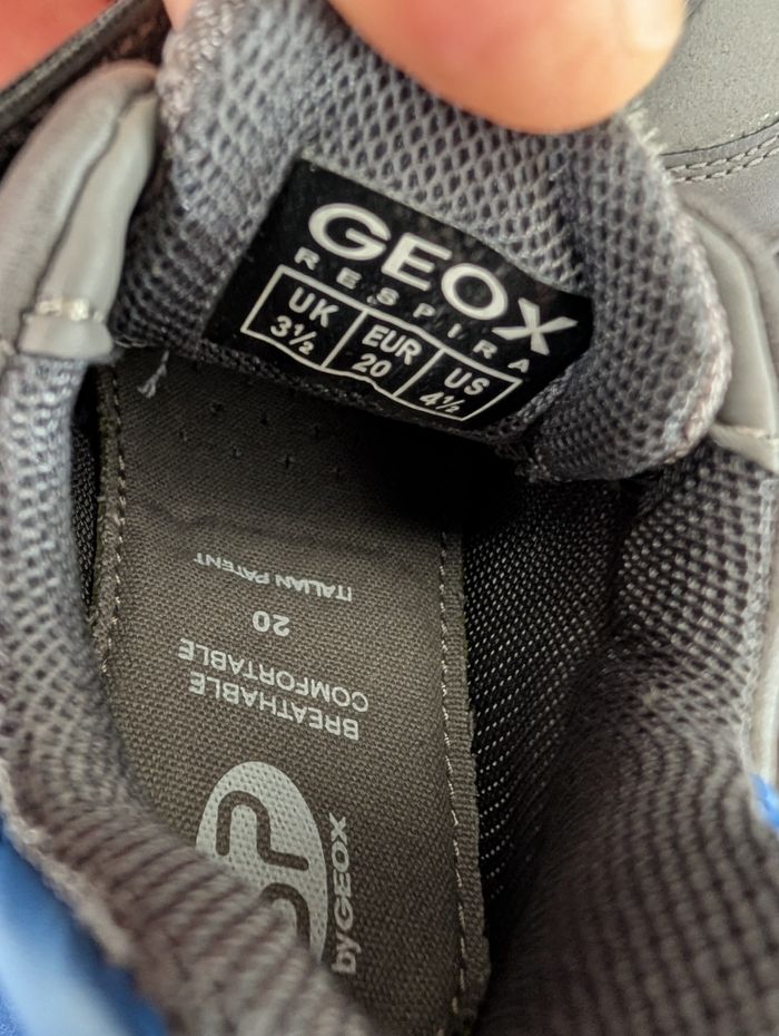 Chaussures garçon. Taille 20. Neuf. Geox - photo numéro 6