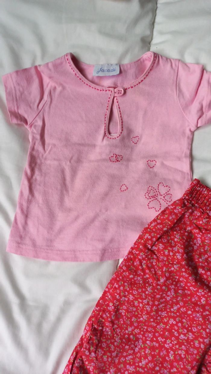 Pantalon rouge t-shirt rose - photo numéro 6