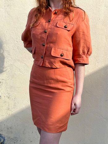 Ensemble de tailleur avec jupe et veste haut 100% lin - orange corail