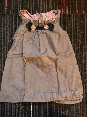 Petite robe tape à l’œil taille 18 mois grise