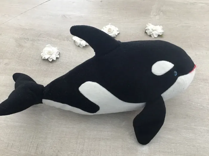 Grande peluche baleine
