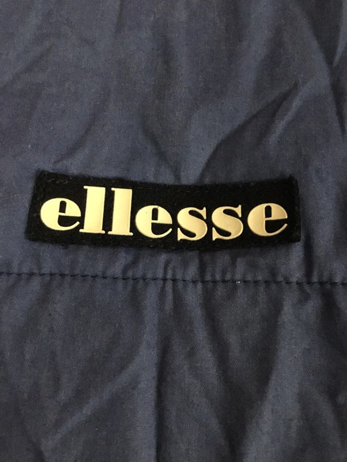 Blouson pour garçon Ellesse fabriqué en Italie bleu marine taille 12ans 138 - photo numéro 4