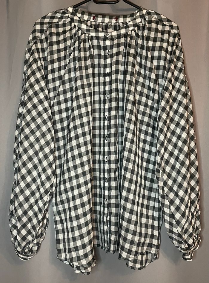 Chemise à carreaux noire et blanche manches longues