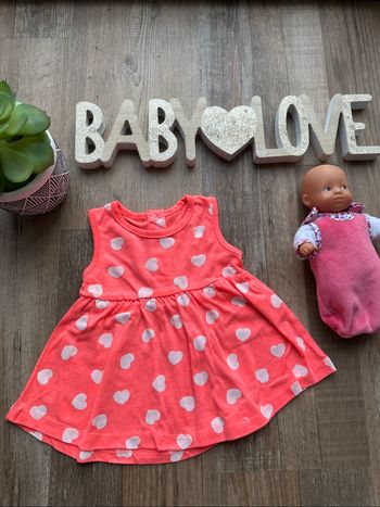 - Robe  - 1 mois  - Très bon état