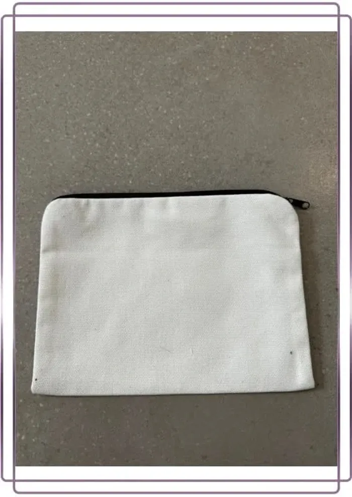 Petite pochette, très bon état, 22x16cm - photo numéro 2