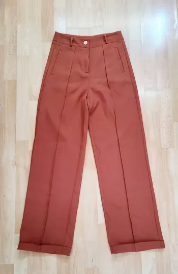 Magnifique pantalon marron taille 38 neuf
