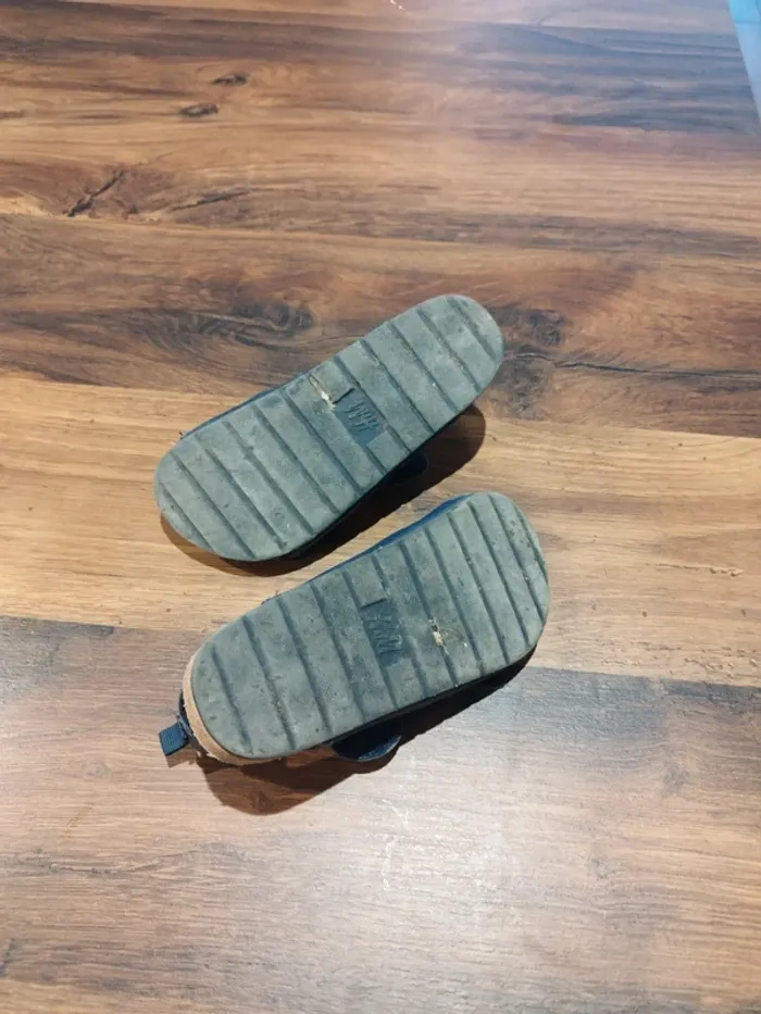 Sandales "Pokemon" H&M - Taille 28 - photo numéro 8