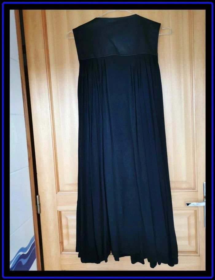 Robe noire - photo numéro 3