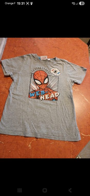 T.shirt garçon taille 9 ans