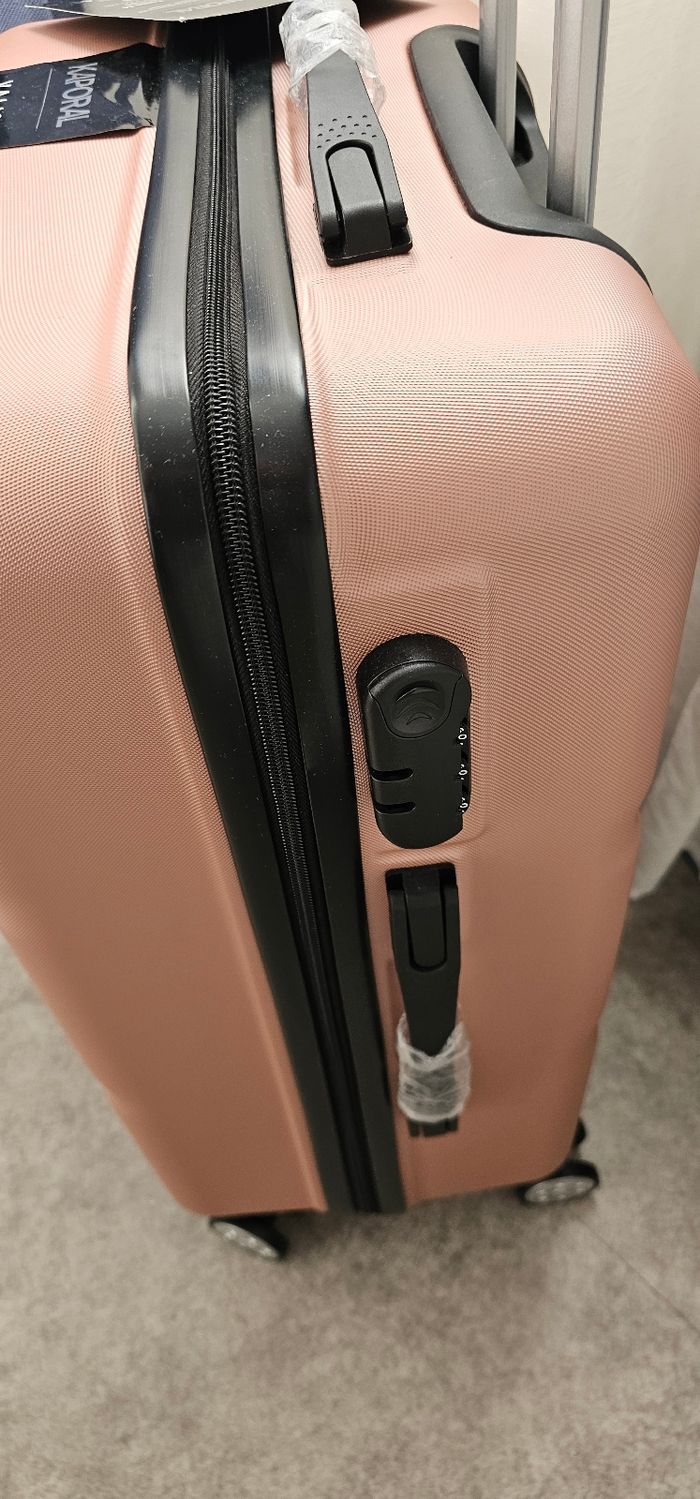 Elegante Valise neuve Kaporal - photo numéro 4