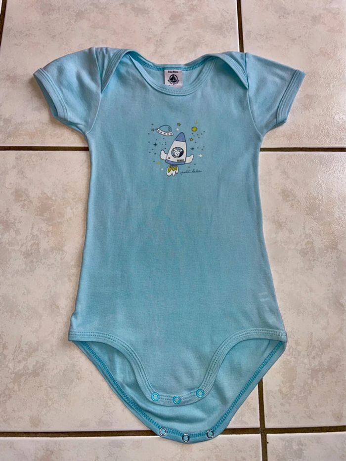 Lot 7 bodies Petit Bateau manches courtes 24 mois - photo numéro 4