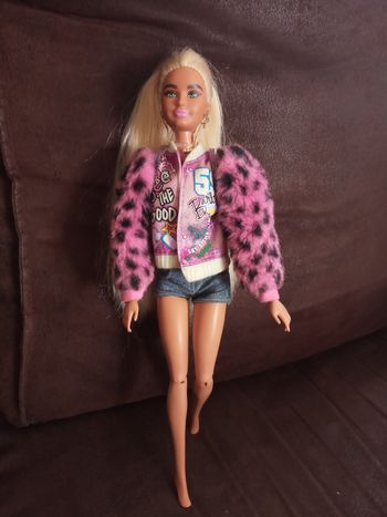 Ravissante Poupée "Mattel" (Indonésie)