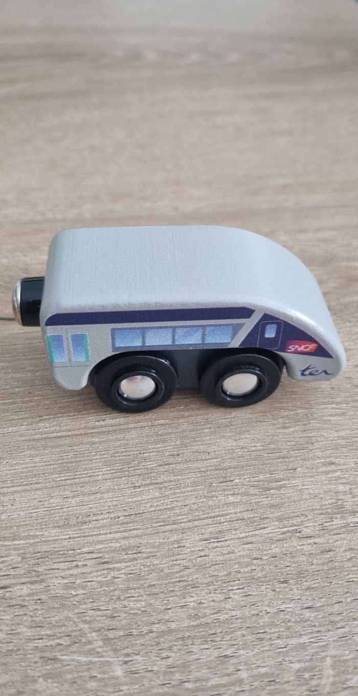 Circuit train bois sncf 72 pièces - photo numéro 5